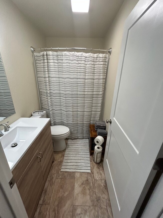 Photo - 595 Hambley Blvd Unidad #1