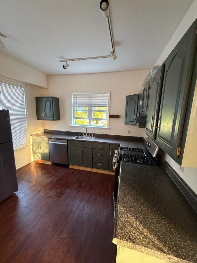 Kitchen - 15 Alder Ave Unit 1