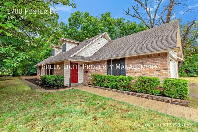 Photo - 1700 Foster Dr