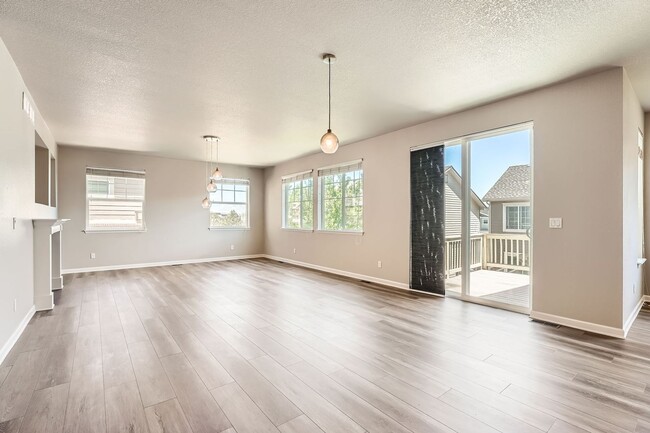 Large Beautiful Rental! Move in by next week! - Large Beautiful Rental! Move in by next week!