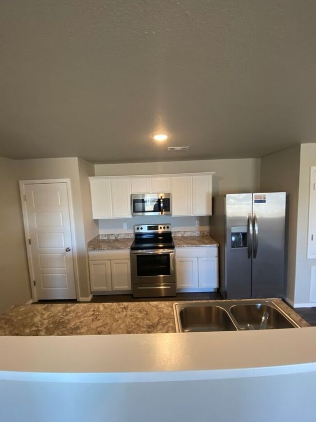 Photo - Available Now! 3-Bedroom, 2-Bathroom Townhome with Full-Service Lawn Care in Siloam Springs