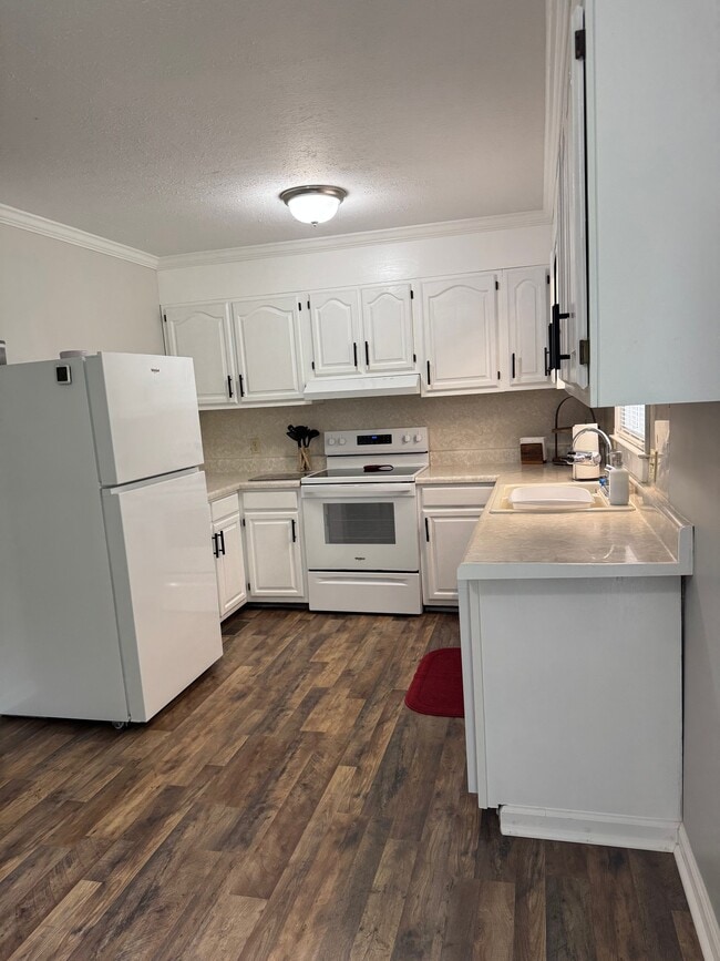 Photo - 411 Williams St