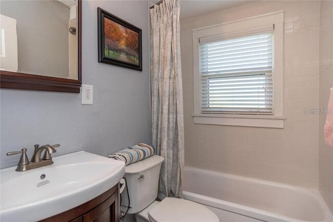Photo - 610 8th St N