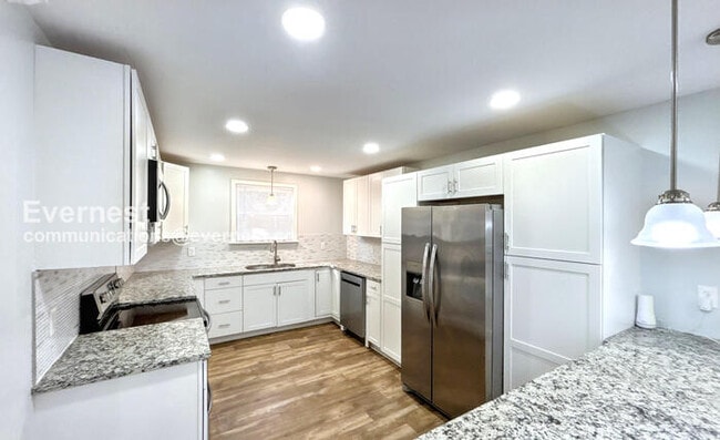 Photo - 217 N Sweetbriar Ave