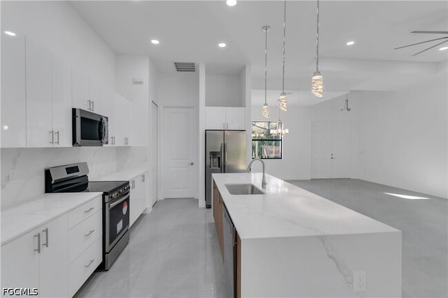 Photo - 3211 41st St W