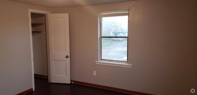 Building Photo - 1216 Wafer St Unit 4D Rental