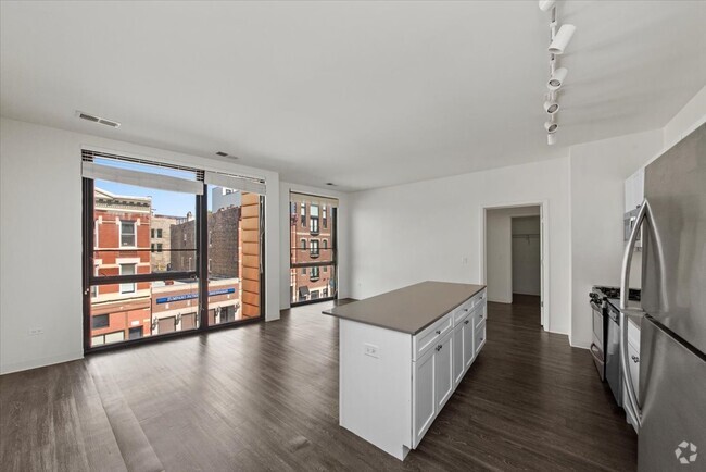 Building Photo - 850 N Milwaukee Ave Unit 503 Rental