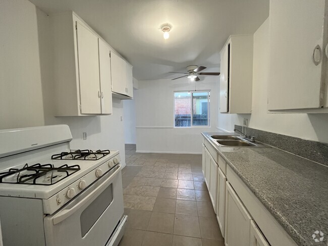 Building Photo - 4223 W Broadway Unit #B Rental