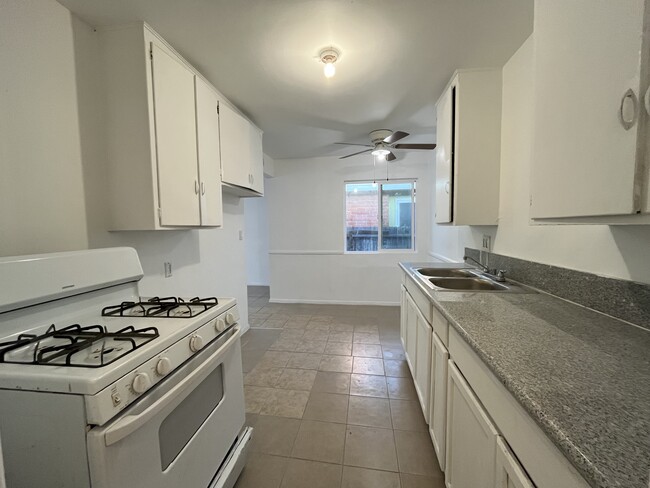 Photo - 4223 W Broadway Apartamentos Unidad #B