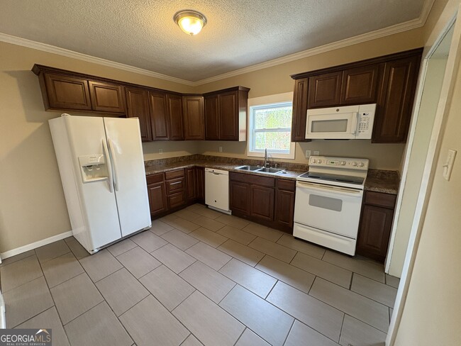 Photo - 10 Kirkwood St NE