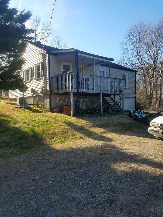 Photo - 570 McGlamery Rd