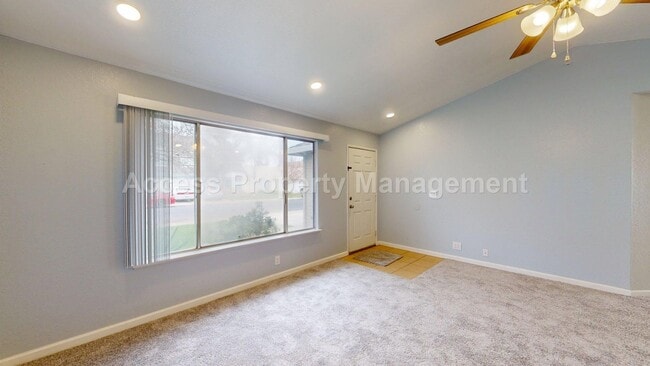 Photo - 3728 Terneuzen Ave