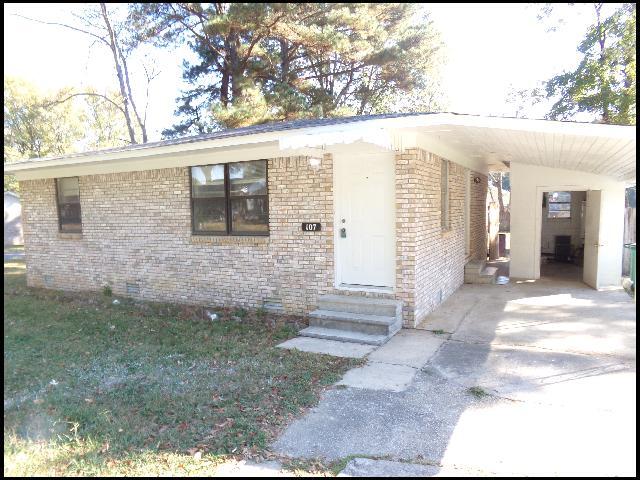 Photo - 107 S Holly St