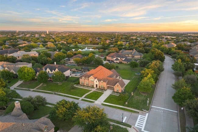 Photo - 1302 Featherwood Dr