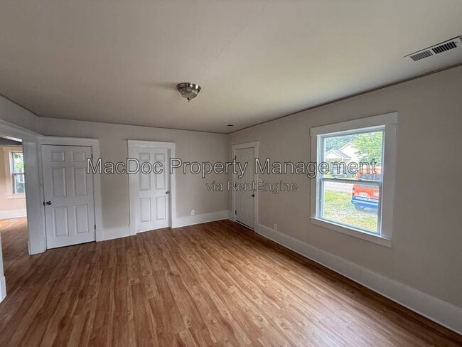 Photo - 163 Bend Farm Rd