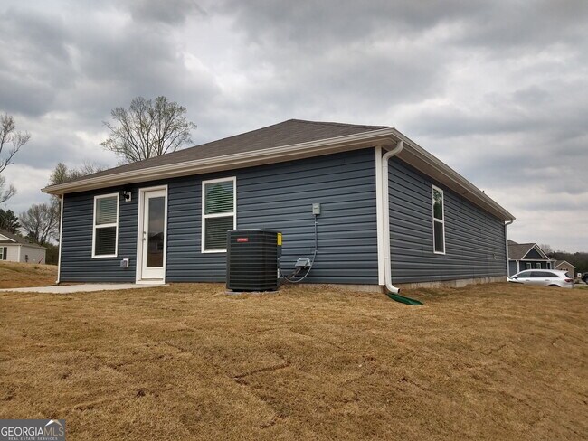 Photo - 51 Lk Ter Dr