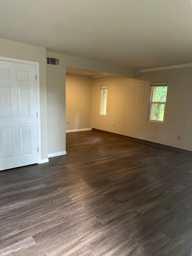 Photo - 2304 Columbia Ct House