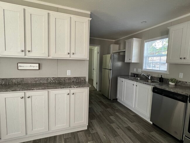 Photo - 5222 Rhine Dr