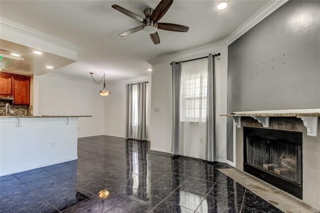 Photo - 8350 Savannah Trace Cir Unidad 204