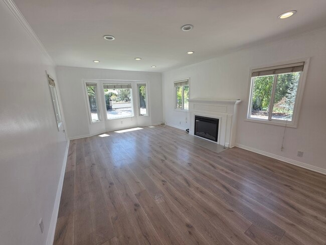 Photo - 9805 La Tuna Canyon Rd