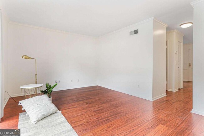 Photo - 1175 Church St