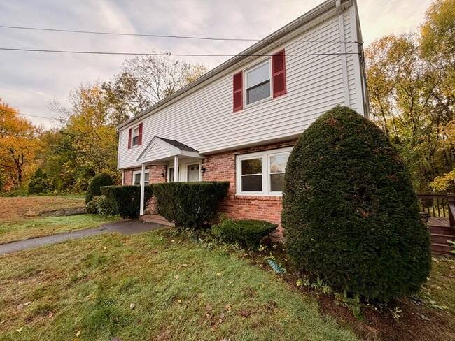 Photo - 8 Crestwood Ln