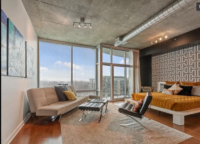 Photo - 923 Peachtree St NE Condo Unit Luxury Midtown Studio
