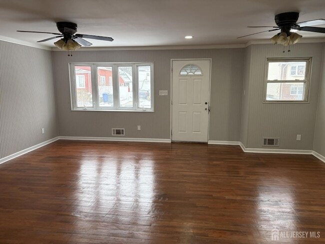 Photo - 162 Holly St