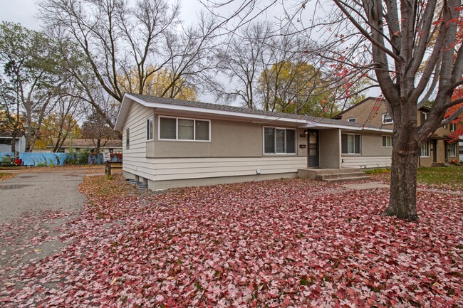 Photo - 1117-1113 13th St S House