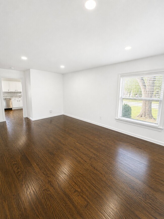 Photo - 2065 Farola Dr