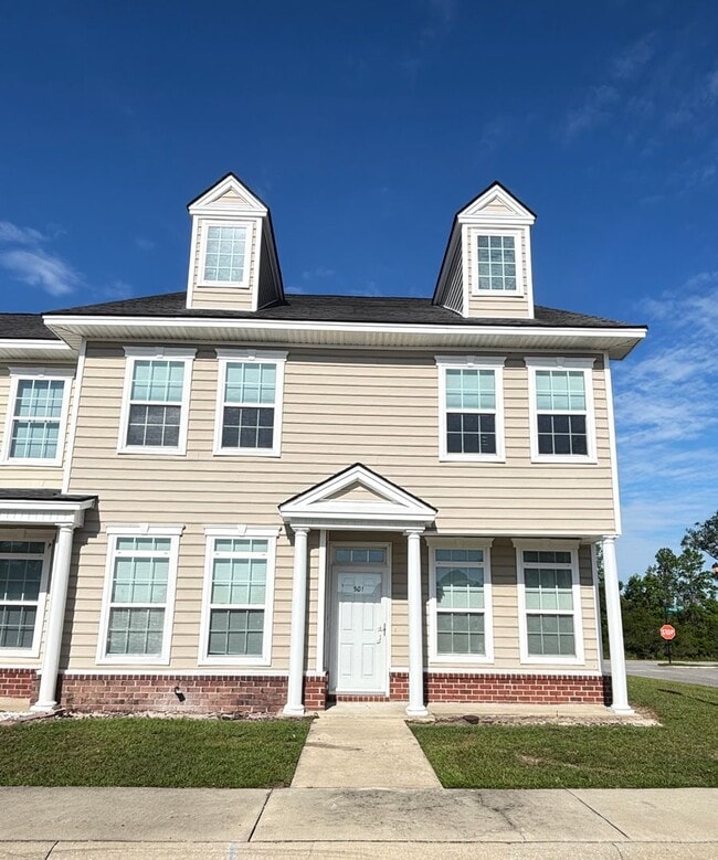 Building Photo - For Rent Rental