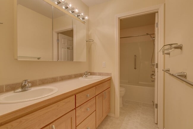 Shoreline Rambler Available NOW! 4 Bed 2 Bath w/spacious backyard!