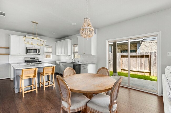 Building Photo - 31130 Mahogany Fir Trl