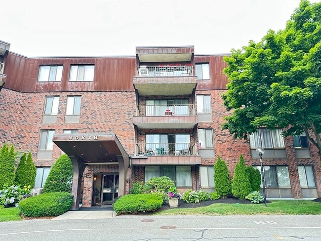Building Photo - 1006 Paradise Rd Unit #PH-N