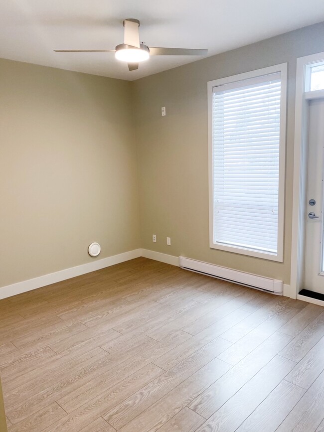 Photo - 45513-45513 Market Way