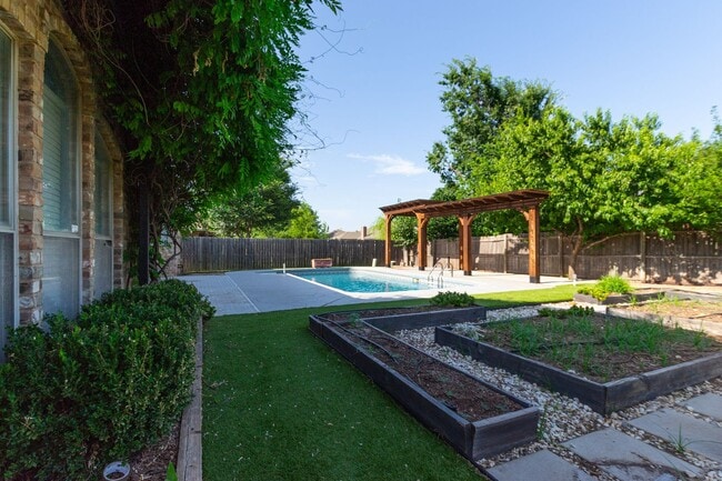 Photo - 17300 Zinc Dr