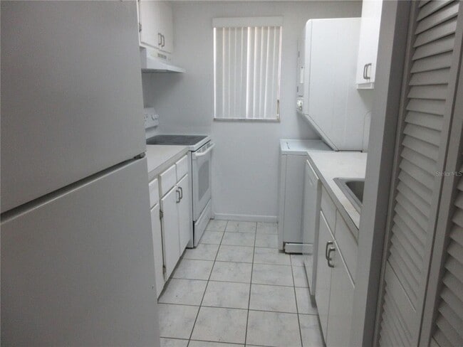 Photo - 2410 SE 16th Ave Unit H