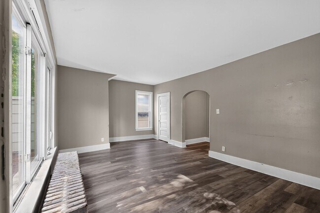 Photo - 3045 Dr. William Finlayson St
