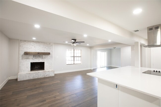 Photo - 1929 N Lake Trail