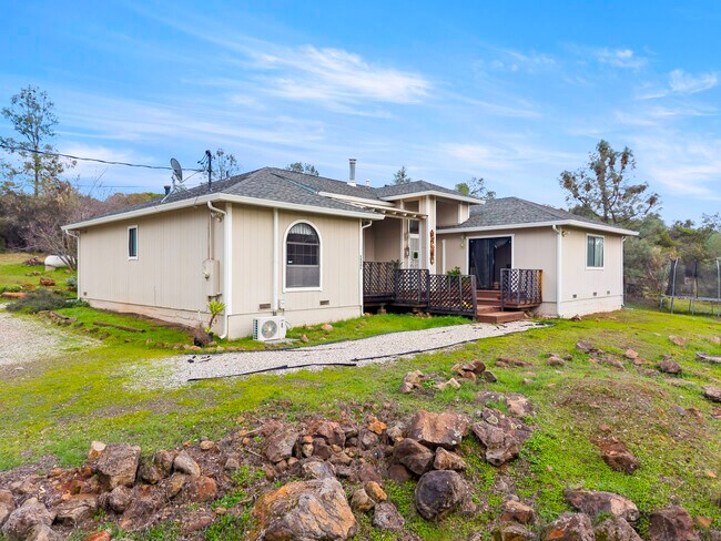 Photo - 14506 Spruce Grove Rd