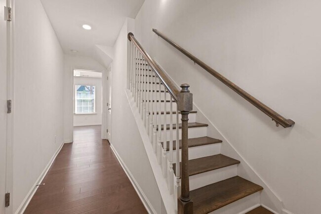 Photo - 940 Society Cir