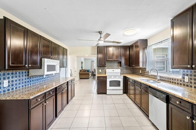 Photo - 612 S Swinton Ave