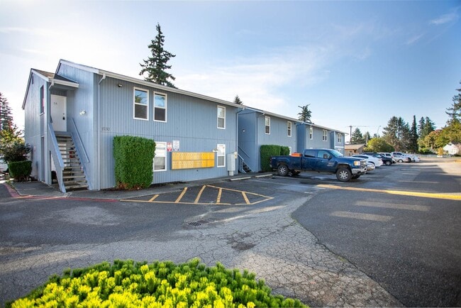 Photo - Glacier Park Apartments