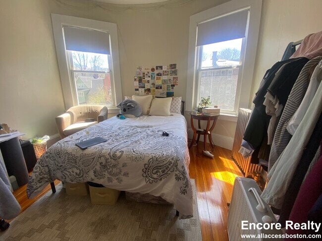 Photo - 1589 Beacon St Unidad 8