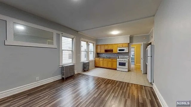 Photo - 416-418-418 Leslie St Unit 1