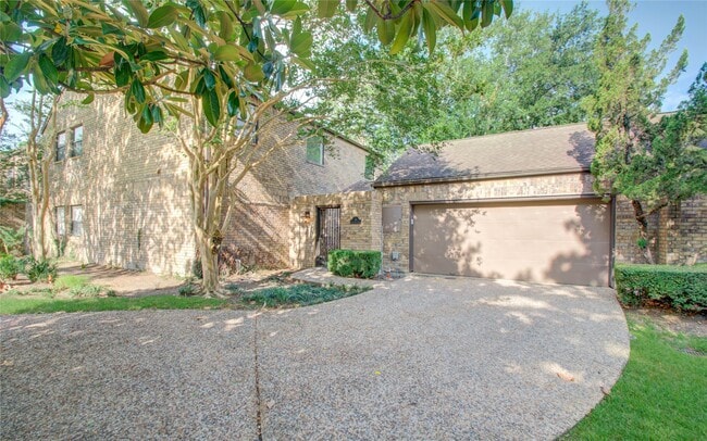 Photo - 6 Town Oaks Pl