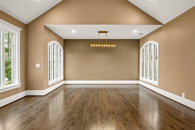 Photo - 5230 Homer St