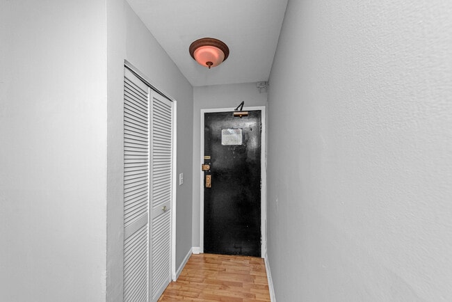 Photo - 3825 N Pine Grove Ave Unit 501