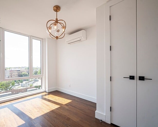 988 Halsey St Unit 2