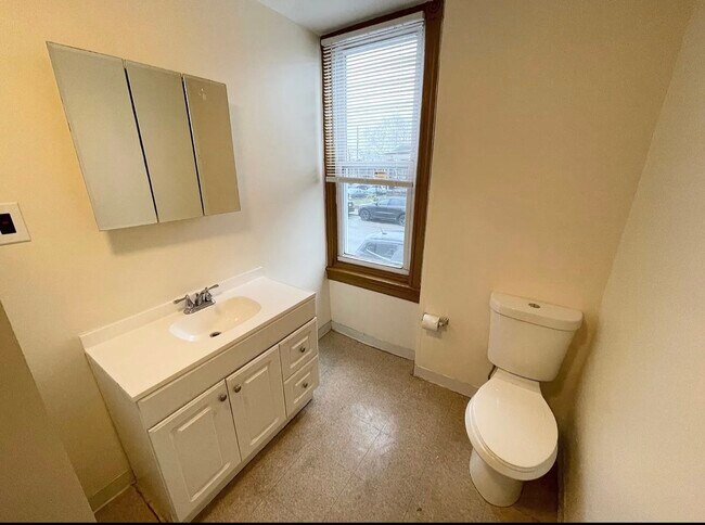 Photo - 5439 Whitby Ave Unit B